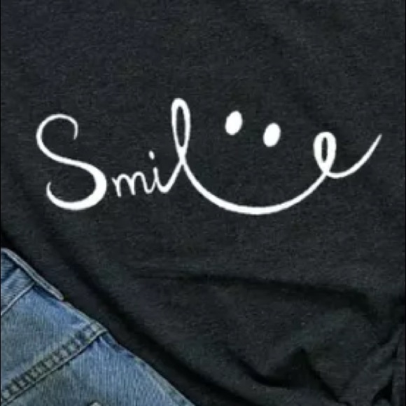 ❤️❤️❤️Smile Short Sleeve Top - Picture 3 of 3